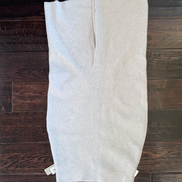 Aritzia babaton new pencil skirt - Picture 2 of 2